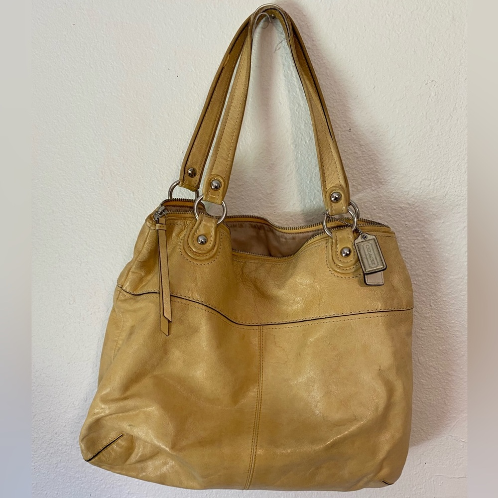 Authentic Coach Purse - Picture 2 of 3